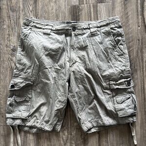 Matchstick Men's Gray Cargo Shorts sz 40